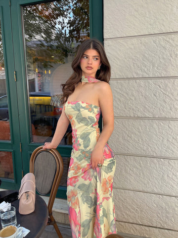 Florales Sommerkleid mit Neckholder Eleganz in Pastell