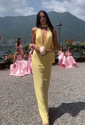 Elegantes Rückenfreies Maxi-Kleid-Satin Look in Sonnengelb